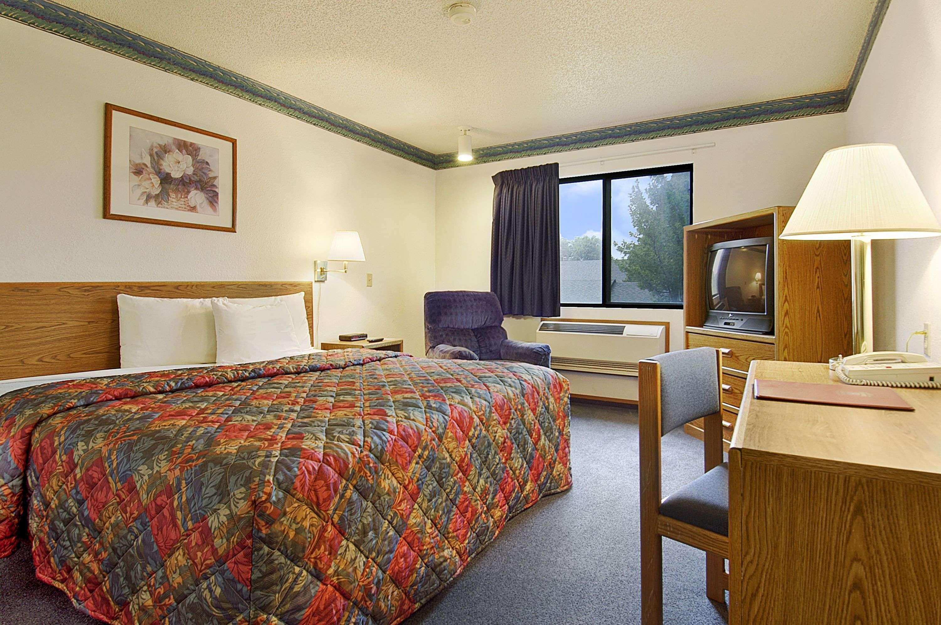 Motel Super 8 By Wyndham Omaha/West Dodge Zewnętrze zdjęcie