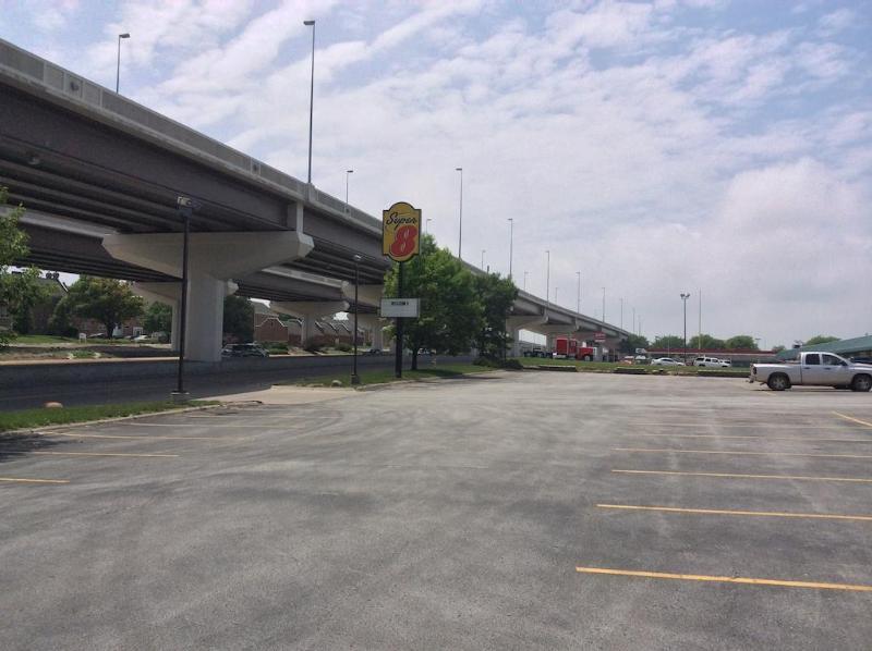 Motel Super 8 By Wyndham Omaha/West Dodge Zewnętrze zdjęcie